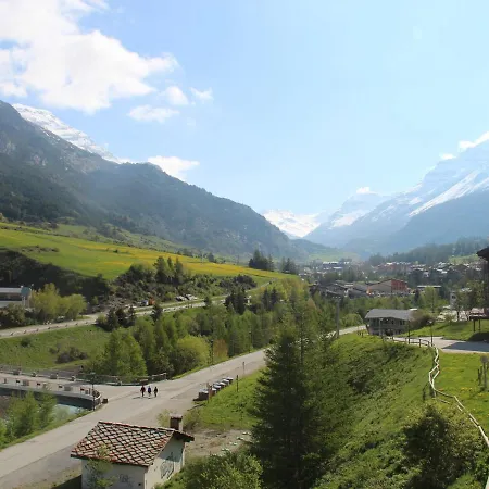 Apartment 6 Pers Avec Piscine, Skis, Ascenseur A - Fr-1-508-93 *